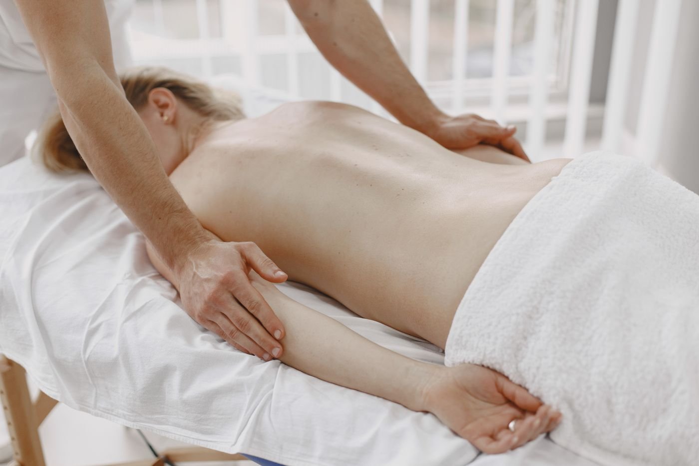 Fysiurgisk massage af ryg